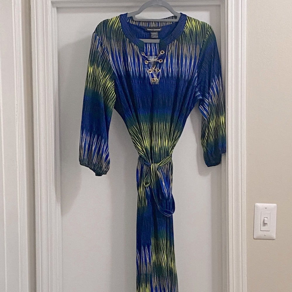 Like New: Belted dress
